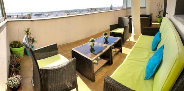 Apartamento GATU Ático Vistas Marineras parking, piscina, terraza, wifi El Puerto de Santa María Exterior foto